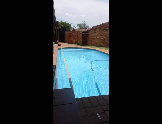 3 BEDROOM TOWNHOUSE FOR SALE IN NORKEM PARK